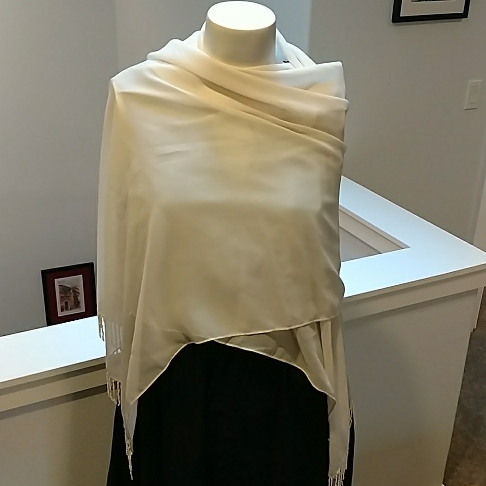 Macy's Scarf/wrap - Picture 3 of 5